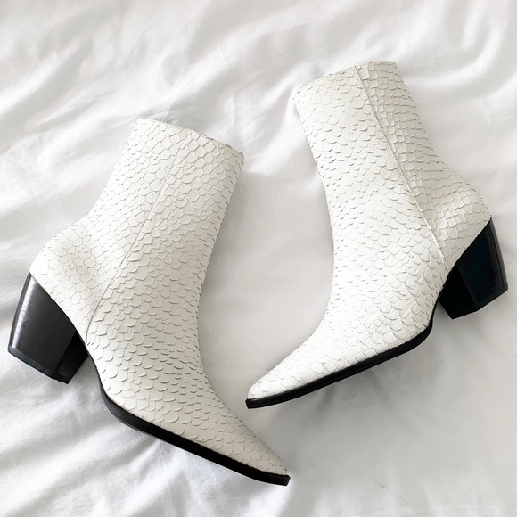 Matisse Shoes - Matisse Caty White Leather Snakeskin Boots